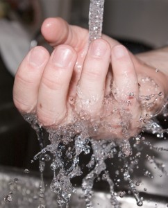 washing-hands-1375412-1919x2379